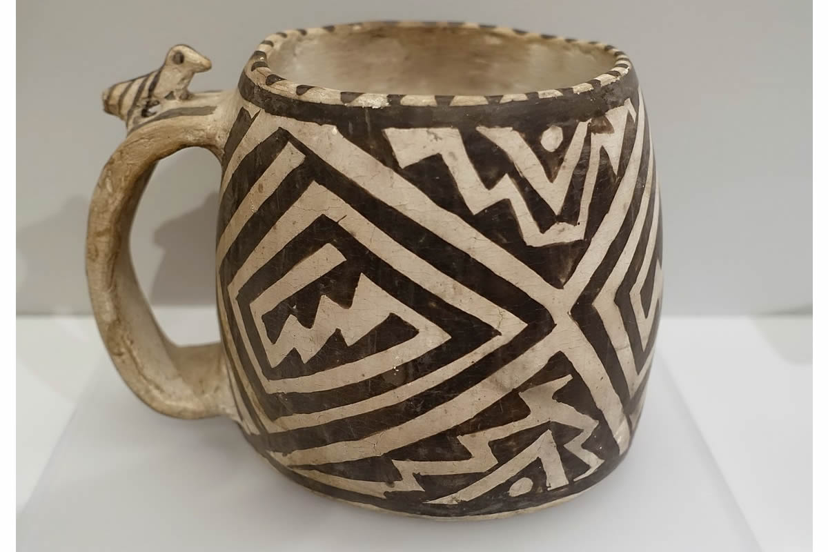 Anasazi mug (Ancestral Pueblo), Johnson Canyon, Colorado, c. 1100-1300 AD, ceramic - Native American